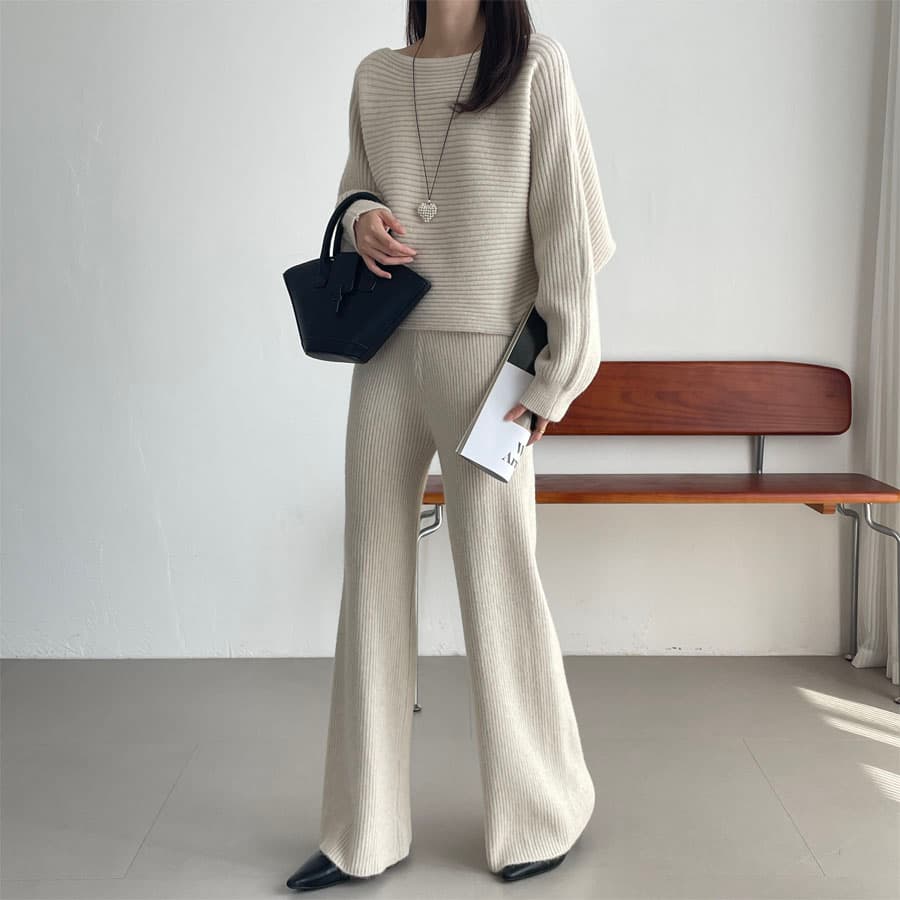 실사 품격 슬림해 보이는 배트윙 소매 보트넥 쇼트 스타일 풀오버 나팔 니트 긴 바지 투피스 슈트 상세 이미지 7