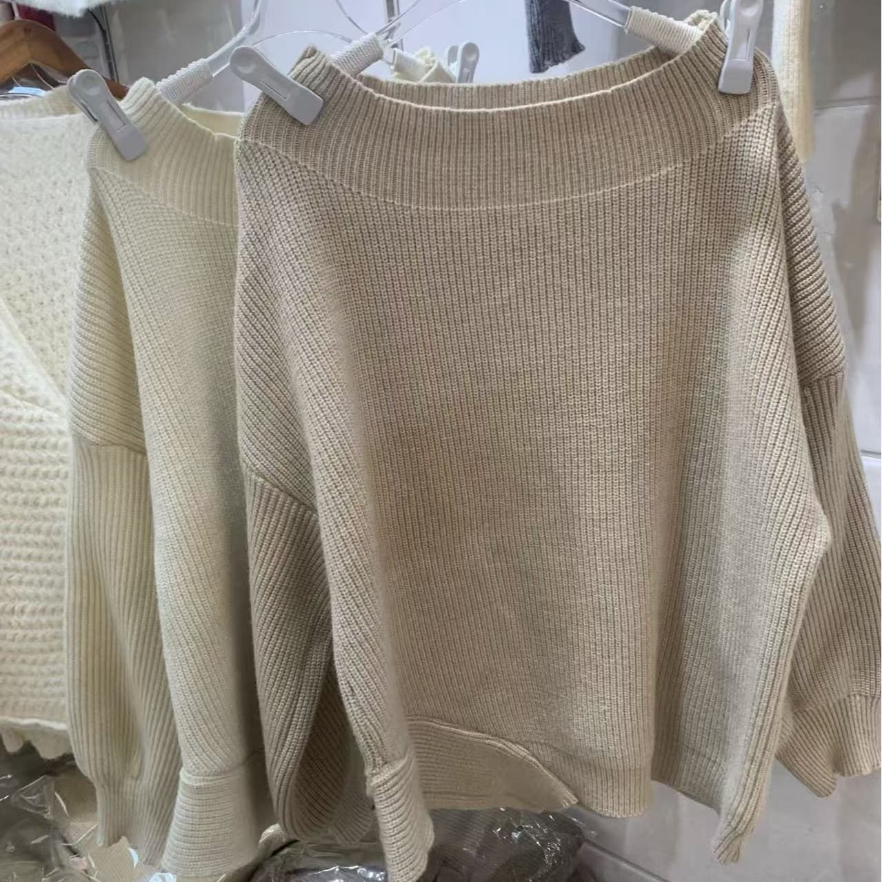 패션 오프숄더 순수한 욕망 바람 우아한 화이트 티 느긋한 바람이 아닙니다. 규칙 밑단 루즈핏 캐주얼 풀오버 이미지 5