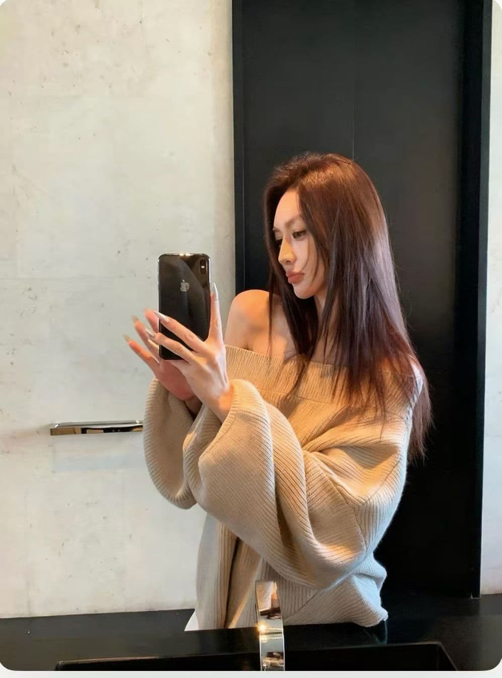 패션 오프숄더 순수한 욕망 바람 우아한 화이트 티 느긋한 바람이 아닙니다. 규칙 밑단 루즈핏 캐주얼 풀오버 상세 이미지 10
