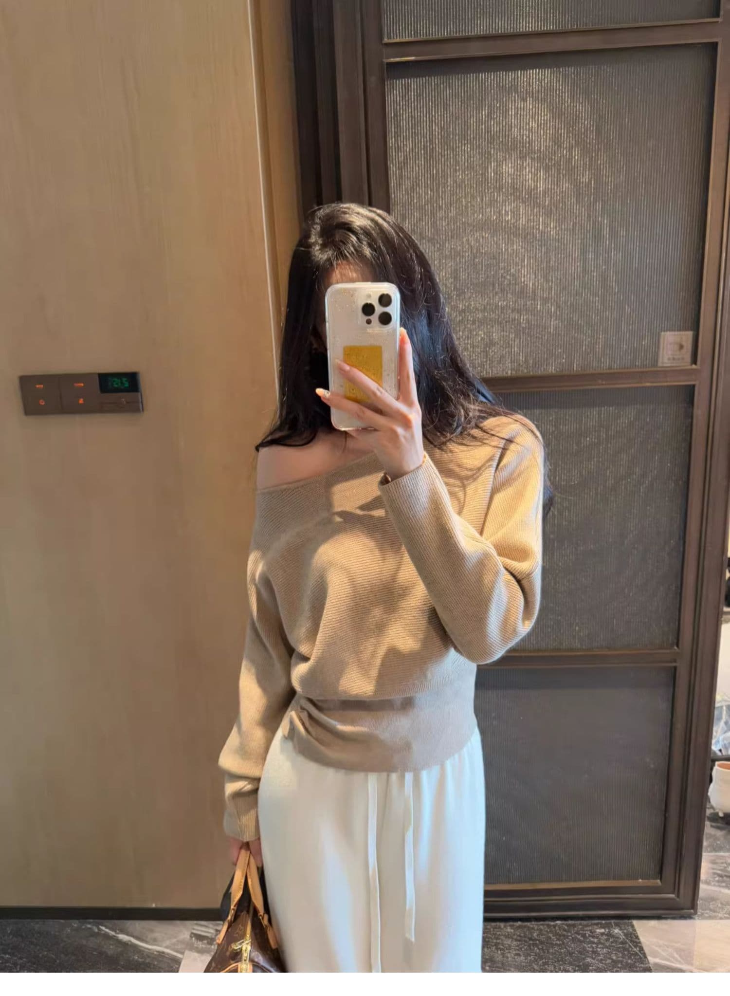 한국 chic 이른 가을 디자인 센스 주름 단추 허리 수축 슬림해 보이는 보트넥 오프숄더 긴팔 니트 스웨터 맨위 여성 상세 이미지 5