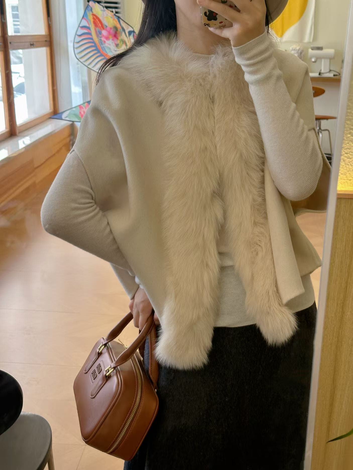 한 부서 천 금빛 바람 모방 여우 모피 칼라 루즈핏 쇼트 스타일 부드러운 민소매 숄 스웨터 상세 이미지 2