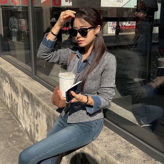 2026 가을 새로운 한국 스타일 데님 폴로 칼라 패치워크 페이크 레이어드 긴팔 꽈배기 니트 스웨터 여성 품격 다용도 스웨터 이미지 2