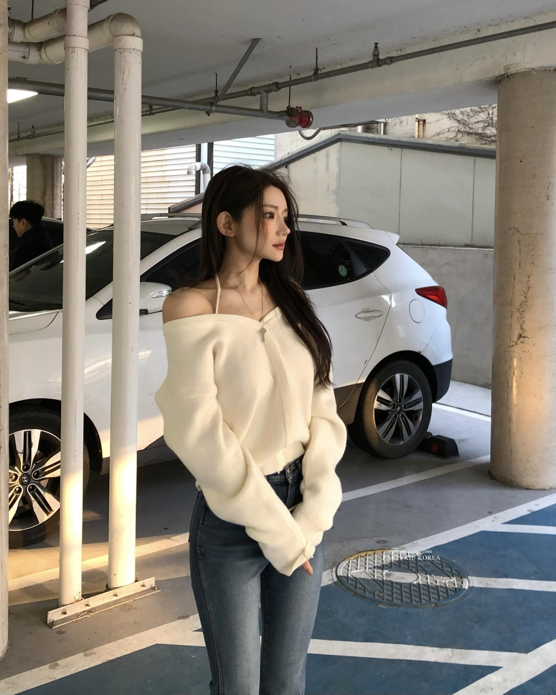 가을 새로운 chic 한국 작은 대중 디자인 센스 미니멀리즘 V넥 빛 요리 한 다용도 행침 목 둘 착용 오프숄더 니트 스웨터 여성 상세 이미지 33