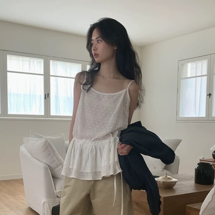 섹시함 핫걸 밑단 프릴 민소매 캐미솔 여름 새로운 패션 품격 연령 감소 오프숄더 맨위 상세 이미지 2