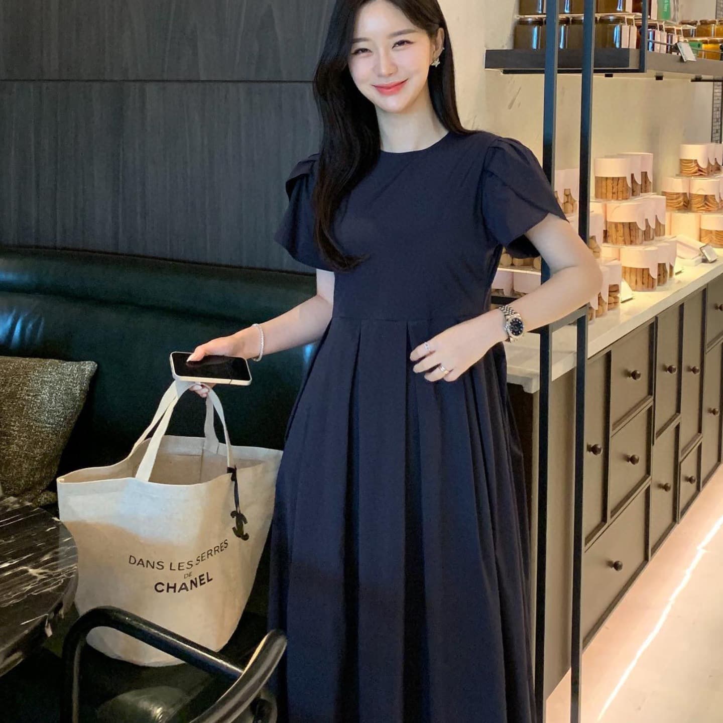 한국 미니멀리즘 화이트 여성 드레스 여름 품격 패션 고급 센스 디자인 슬림해 보이는 라운드 넥 한 마디 플리츠 롱 스커트 이미지 2