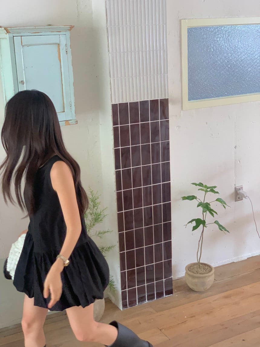 2026 여름 한국 스타일 프랑스식 작은 키 민소매 라운드 넥 조끼 꽃밭 드레스 여성 의류 상세 이미지 5