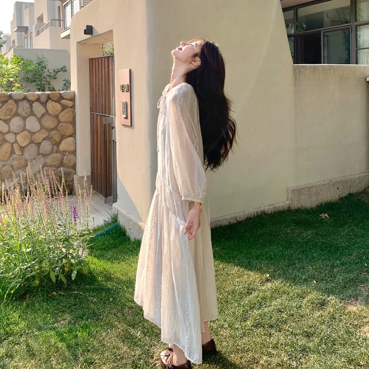 2026 이른 가을 프랑스식 감기 센스 하얀 달빛 자수 여성 드레스 특별 아름다운 A라인 스커트 상세 이미지 1