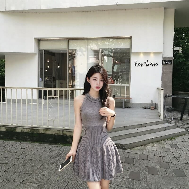2026 여름 작은 샤넬 스타일 민소매 여성 드레스 몸매 가꾸기 슬림해 보이는 미니멀리즘 품격 일상 나가라. 다용도 숙녀 치마 상세 이미지 5