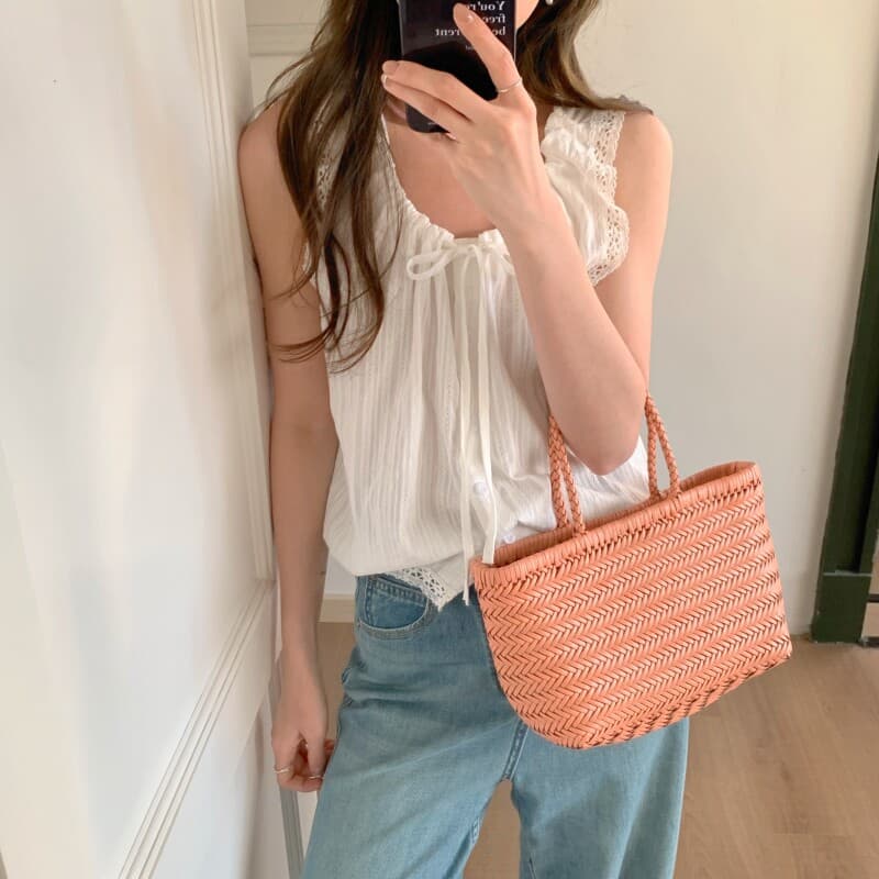 프랑스식 레이스 레이스 패치워크 u 칼라 민소매 작은 셔츠 여성 여름 달콤함 연령 감소 조끼 슬립 Chic 맨위 얇은 상세 이미지 11