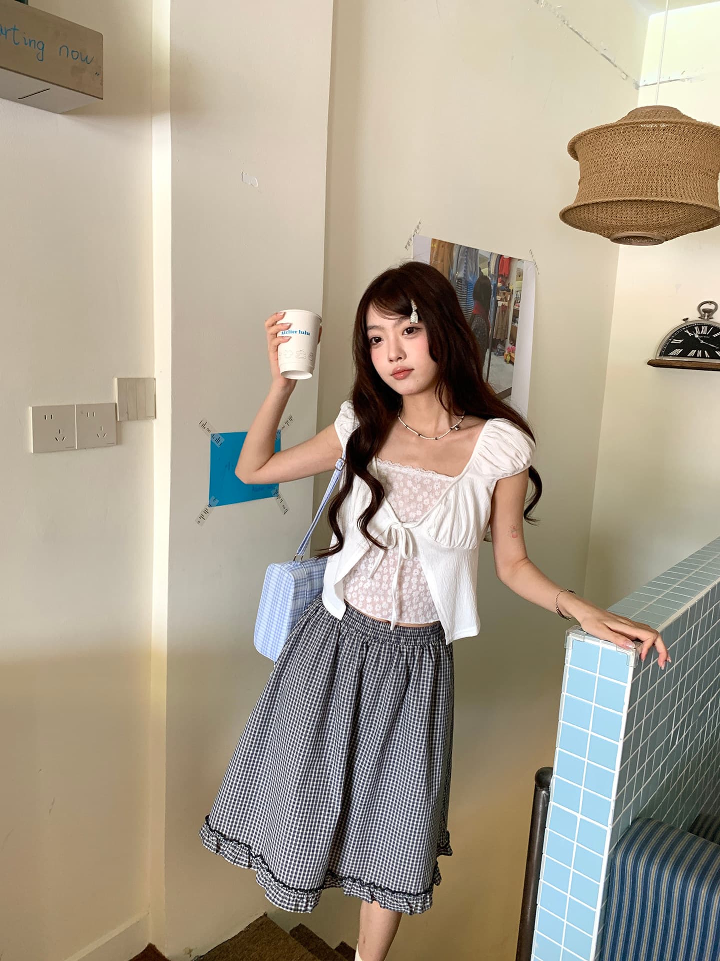 hollyii 한 부서 레이스 조각 광장 칼라 레이스업 거품 소매 페이크 레이어드 반팔 맨위 2026 여름 새로운 상세 이미지 8
