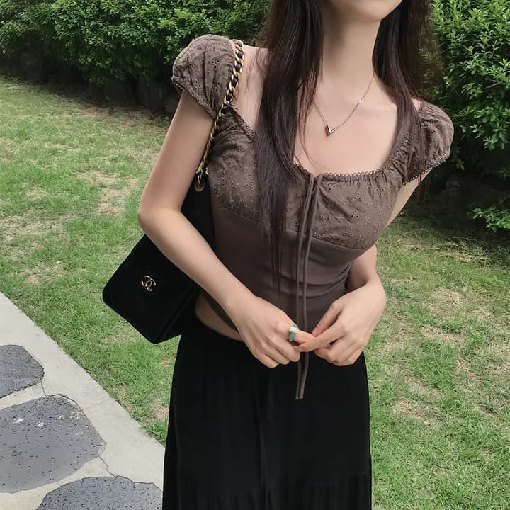 한국 chic 여름 홀로우 아웃 자수 패치워크 부서 벨트 측면 칼라 몸매 가꾸기 슬림해 보이는 다용도 거품 소매 반팔 티셔츠 여성 상세 이미지 30