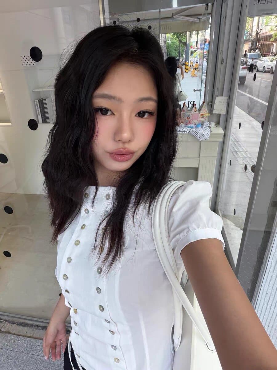여성 셔츠 새로운 조개 이중 버튼 버블 작은 날다 소매 긍정적 인 어깨 티셔츠 핫걸 허리 수축 셔츠 맨위 여름 상세 이미지 10