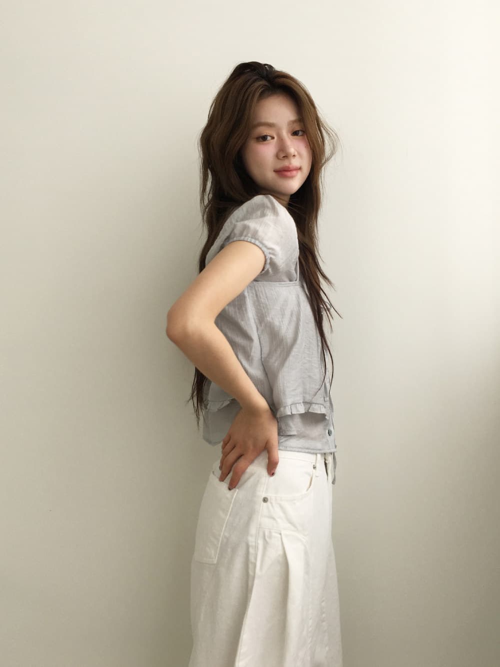 2026 년 여름 새로운 한 부서 패션 다용도 캐주얼 바람 페이크 레이어드 스트랩 리본 셔츠 맨위 여성 상세 이미지 16