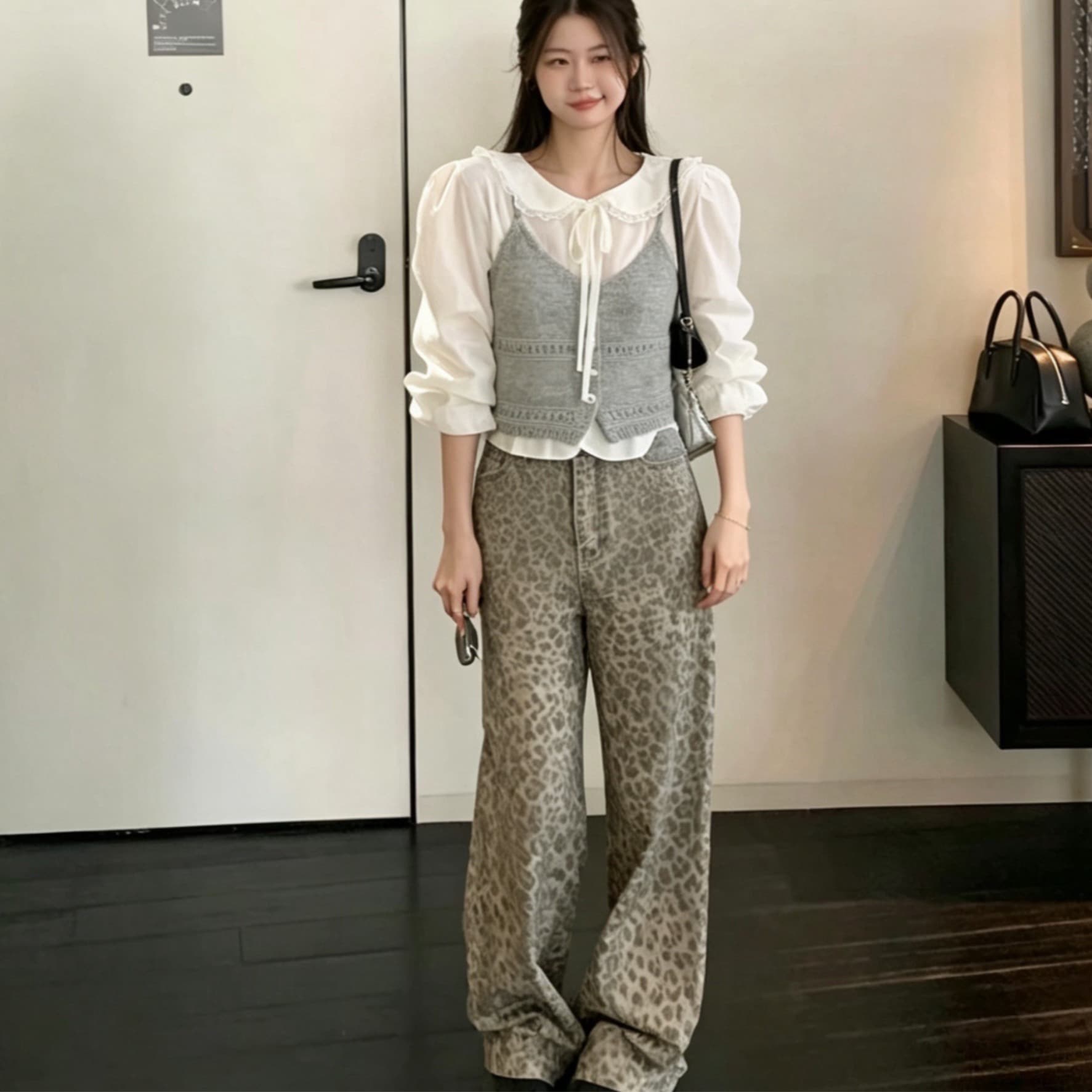 홀로우 아웃 무늬 베이지 색 니트 스웨터 캐미솔 다용도 슬림해 보이는 스택 착용 작은 청신 민소매 맨위 쇼트 스타일 이미지 3