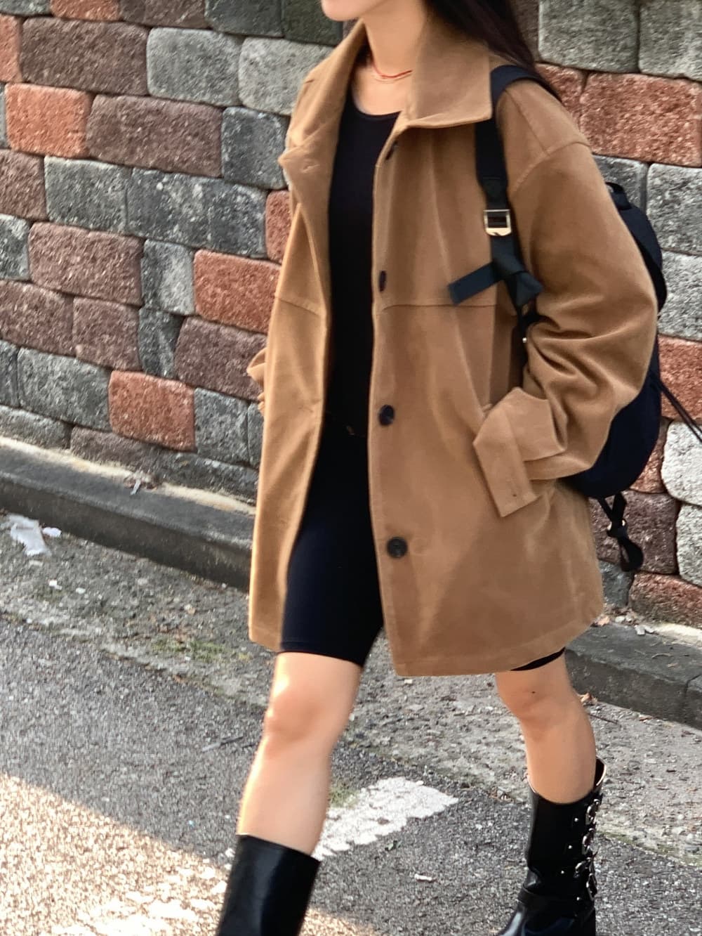 스웨이드 원단 여성 코트 한국 레트로 폴로 칼라 루즈핏 느긋한 슬림해 보이는 가을 겨울 세련된 작은 대중 긴팔 셔츠 맨위 이미지 2