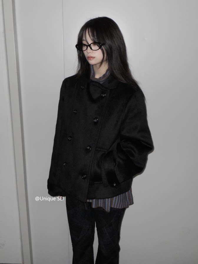 2026 가을 겨울 새로운 한 부서 레트로 다용도 학원 스타일 폴로 칼라 이중 버튼 솜을 넣은 모직 짧은 외투 상세 이미지 39