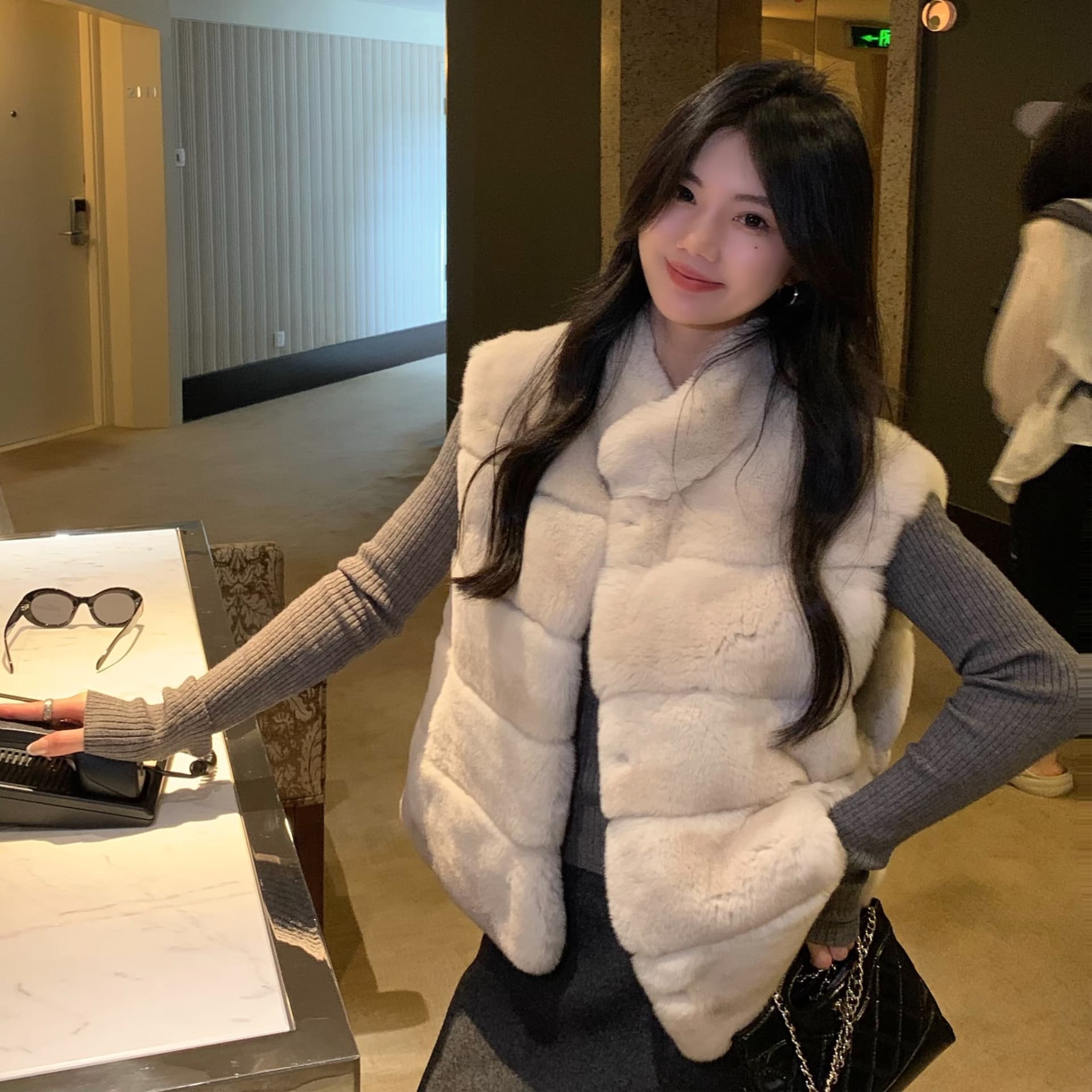 터틀넥 지퍼 모방 수달 털 조끼 여자 2026 봄 드레스 새로운 쇼트 스타일 피모 하나 플리스 조끼 자켓 트렌디