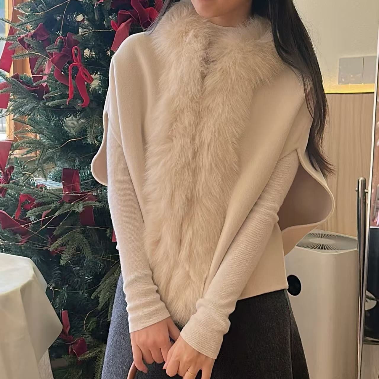 한 부서 천 금빛 바람 모방 여우 모피 칼라 루즈핏 쇼트 스타일 부드러운 민소매 숄 스웨터