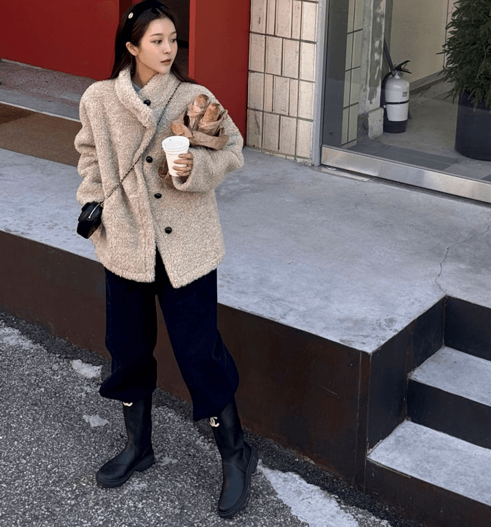 가을 겨울 새로운 2026 한국 여성 의류 패션 스탠드 칼라 싱글 줄 버튼 모방 양털 캐주얼 루즈핏 중간 길이 재킷 상세 이미지 20