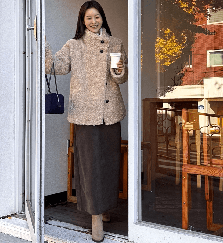 가을 겨울 새로운 2026 한국 여성 의류 패션 스탠드 칼라 싱글 줄 버튼 모방 양털 캐주얼 루즈핏 중간 길이 재킷 상세 이미지 28