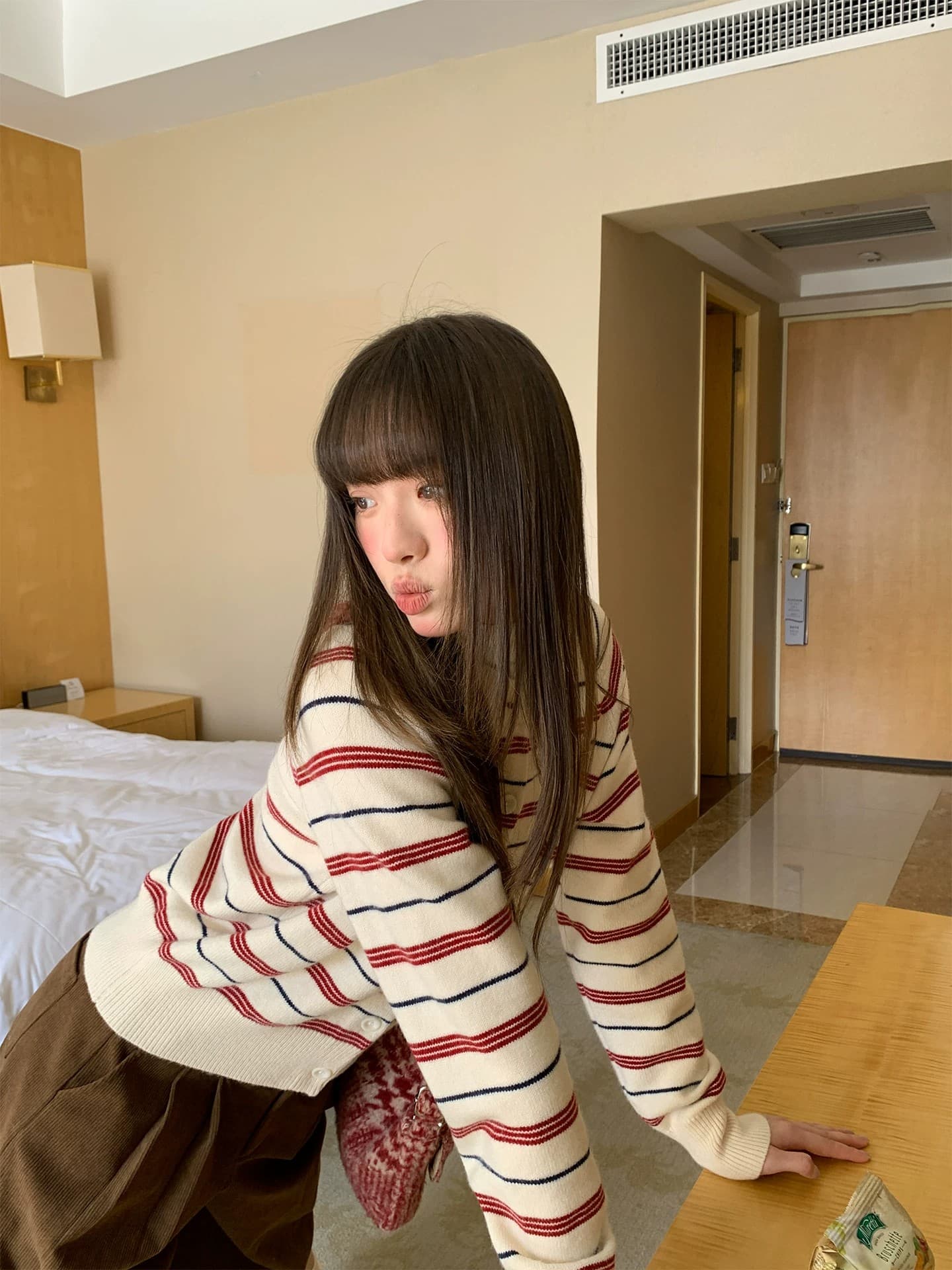 안녕하세요. 대포 레트로 배색 스트라이프 니트 오픈 가디건 여성 봄 가을 2026 새로운 느슨함 센스 캐주얼 슬림해 보이는 맨위 이미지 4