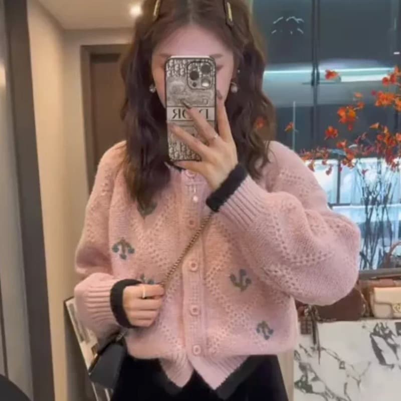 작은 샤넬 스타일 핑크색 라운드 넥 꽃 자수 오픈 가디건 스웨터 여자 가을 겨울철 두꺼운 루즈핏 느긋한 바람 니트 재킷 이미지 5