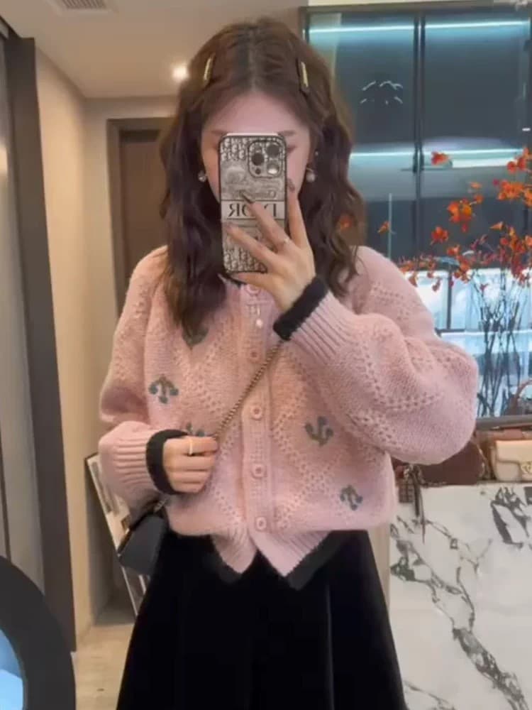 작은 샤넬 스타일 핑크색 라운드 넥 꽃 자수 오픈 가디건 스웨터 여자 가을 겨울철 두꺼운 루즈핏 느긋한 바람 니트 재킷 상세 이미지 3