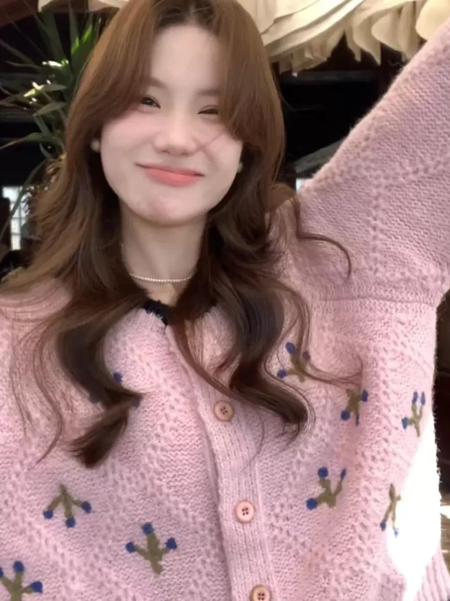슈퍼 잘 생긴 한 부서 디자인 센스 핑크색 스웨터 여성 코트 가을 겨울철 두꺼운 배색 무거운 작업 자수 니트 오픈 가디건 이미지 2