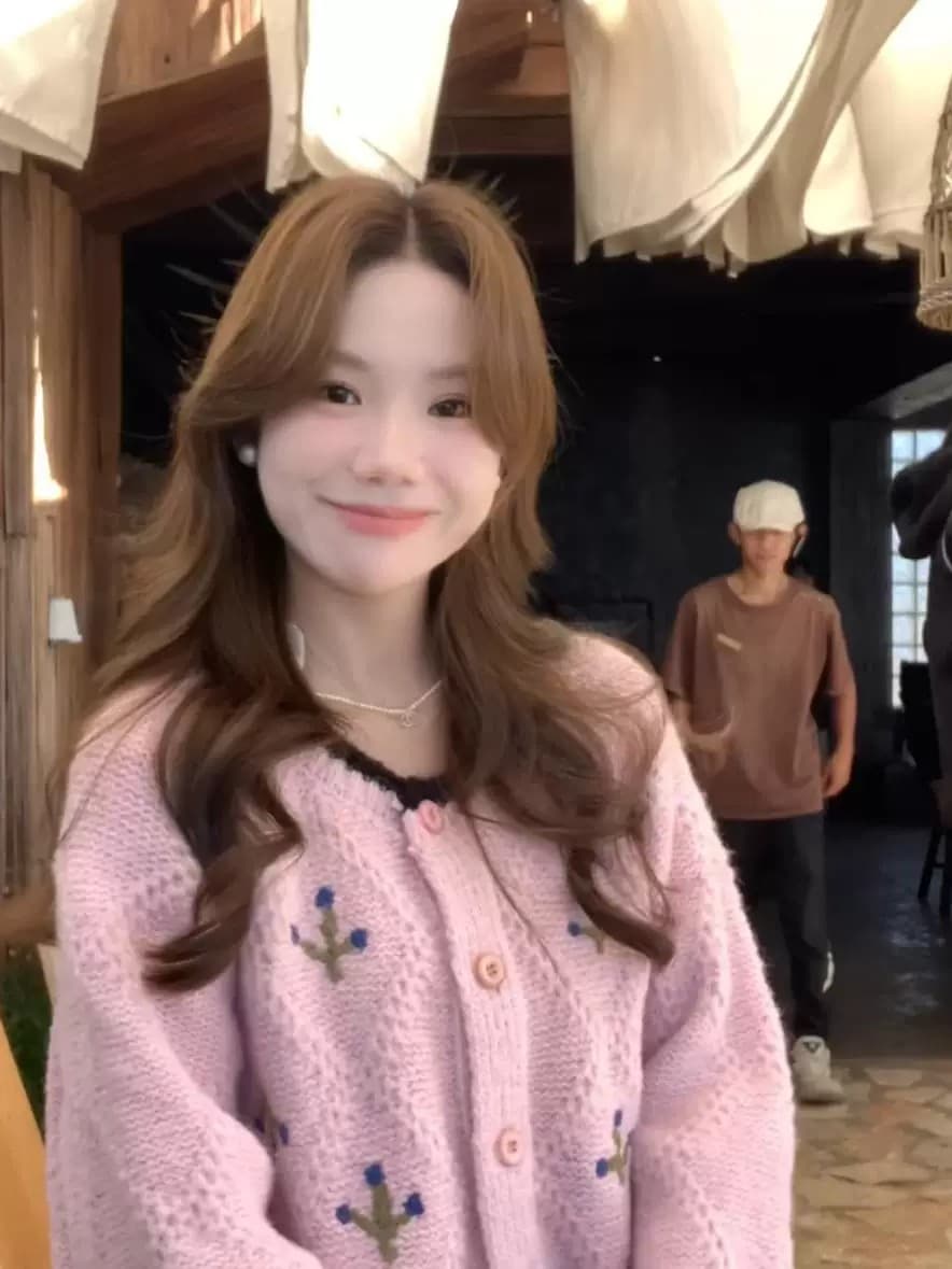 슈퍼 잘 생긴 한 부서 디자인 센스 핑크색 스웨터 여성 코트 가을 겨울철 두꺼운 배색 무거운 작업 자수 니트 오픈 가디건 이미지 3