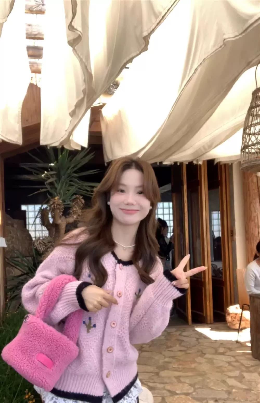 슈퍼 잘 생긴 한 부서 디자인 센스 핑크색 스웨터 여성 코트 가을 겨울철 두꺼운 배색 무거운 작업 자수 니트 오픈 가디건 상세 이미지 6