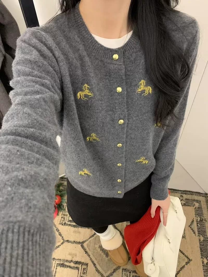 가을 겨울철 새로운 패션 자수 말의 해 털 니트 오픈 가디건 여성 재킷 긴팔 스웨터 만나는 맨위 상세 이미지 4