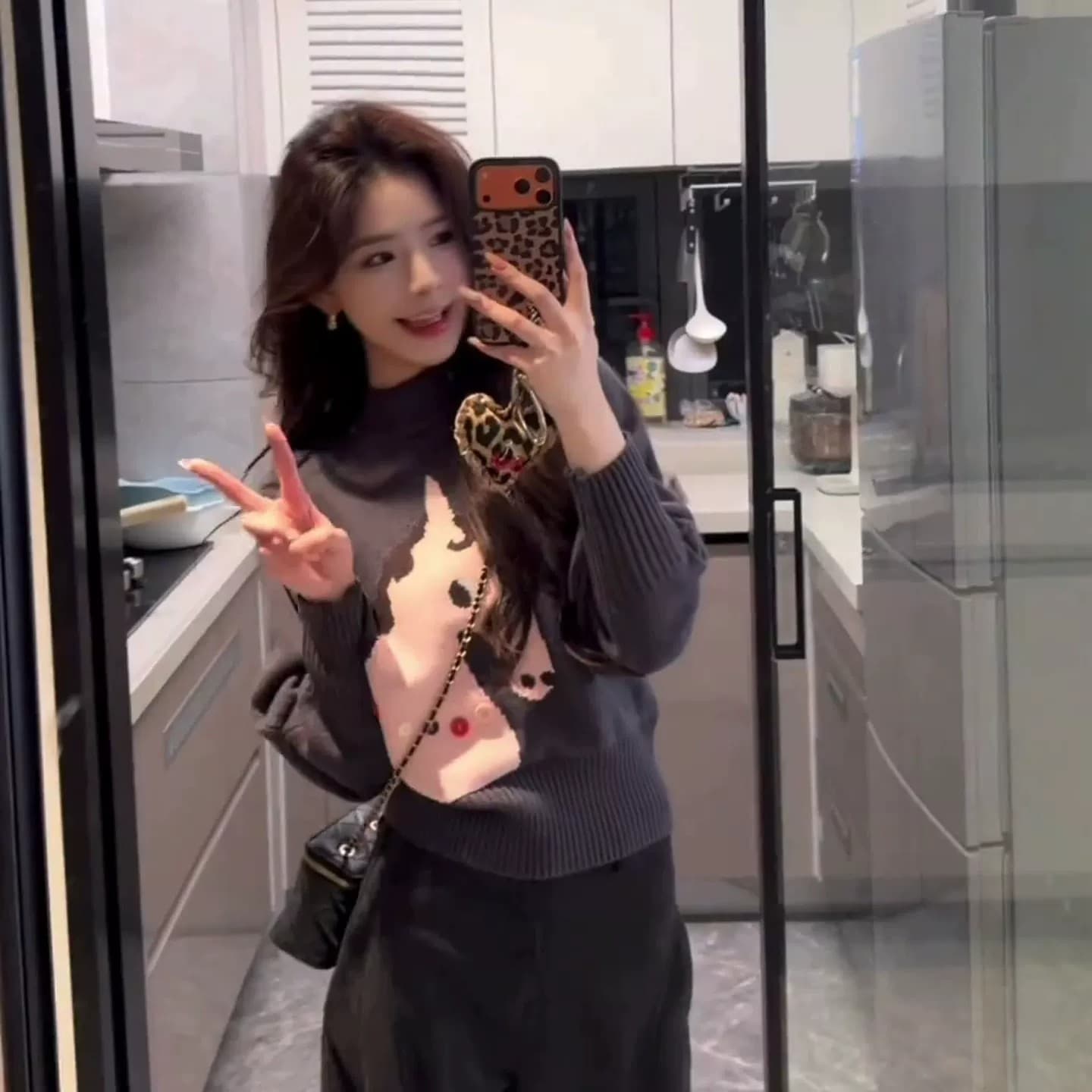 새해 신년 빨간색 만화 작은 말 스웨터 여자 가을 겨울 외출용 루즈핏 느긋한 바람 고급 센스 두꺼운 니트 스웨터 상세 이미지 4