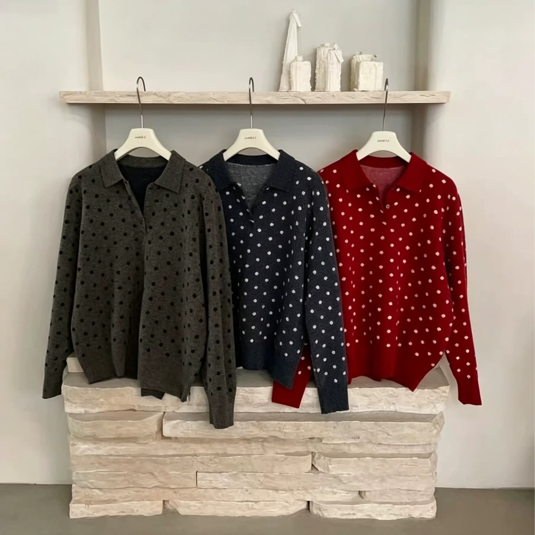 가을 겨울 새로운 한국 스타일 POLO 칼라 레트로 도트 무늬 니트 스웨터 여성 다용도 루즈핏 캐주얼 맨위 슬림해 보이는 스웨터 이미지 5