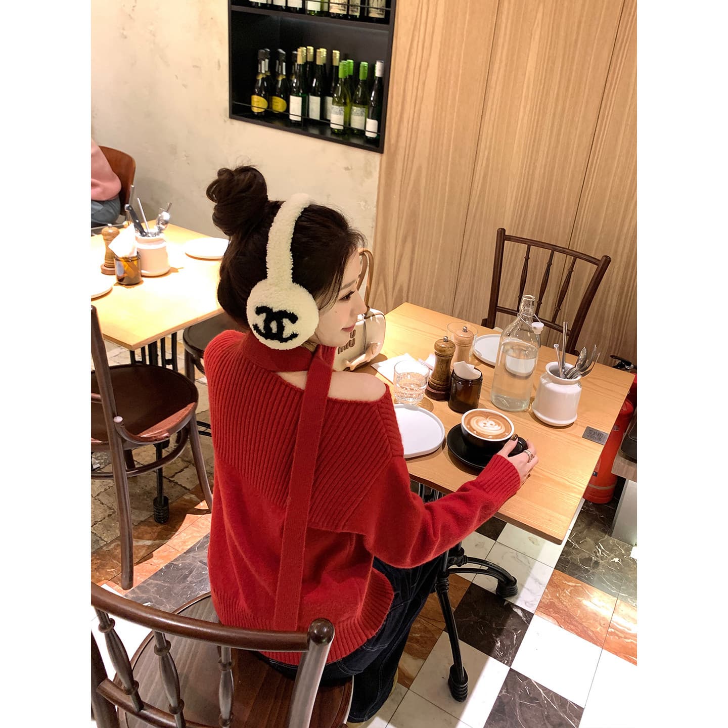 겨울 새로운 디자인 센스 리본 오프숄더 카디건 연령 감소 니트 스웨터 여성 패션 루즈핏 연령 감소 다용도 스웨터 이미지 4
