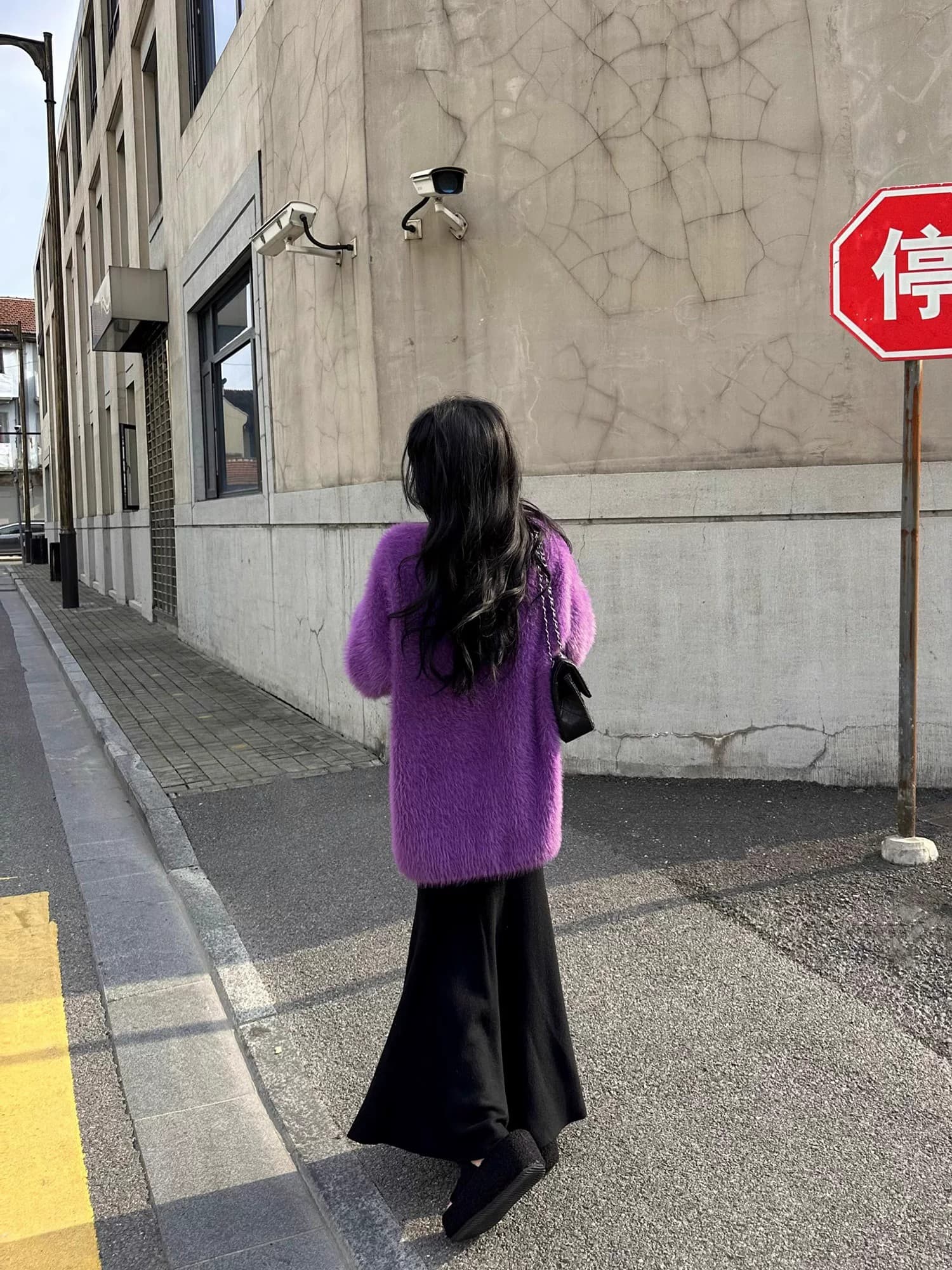 가을 겨울 V넥 루즈핏 느긋한 바람 스웨터 두꺼운 모방 수달 털 여성 코트 보라색 프랑스식 외국 가스 한국 스타일 맨위 상세 이미지 12
