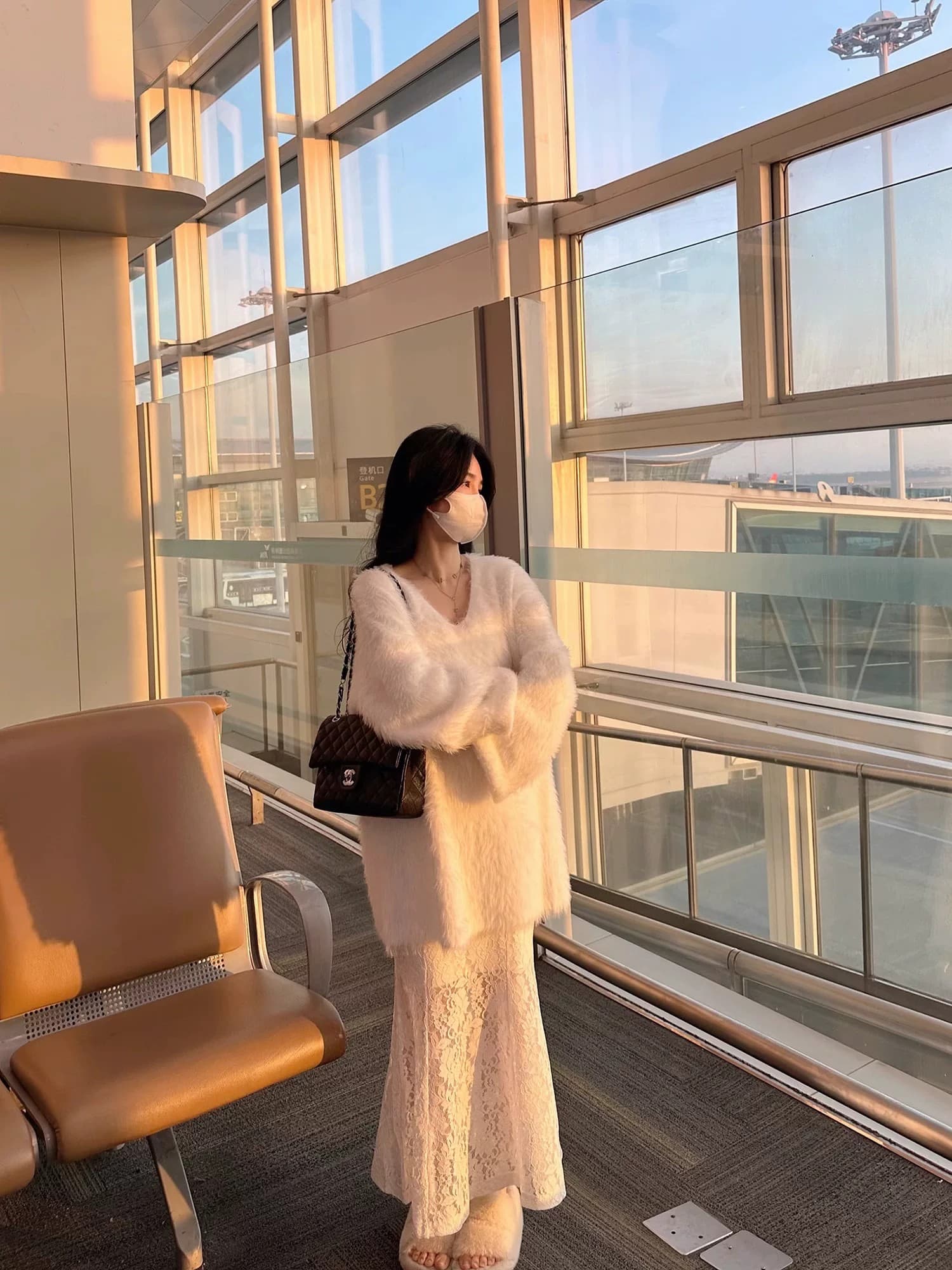 가을 겨울 V넥 루즈핏 느긋한 바람 스웨터 두꺼운 모방 수달 털 여성 코트 보라색 프랑스식 외국 가스 한국 스타일 맨위 상세 이미지 16
