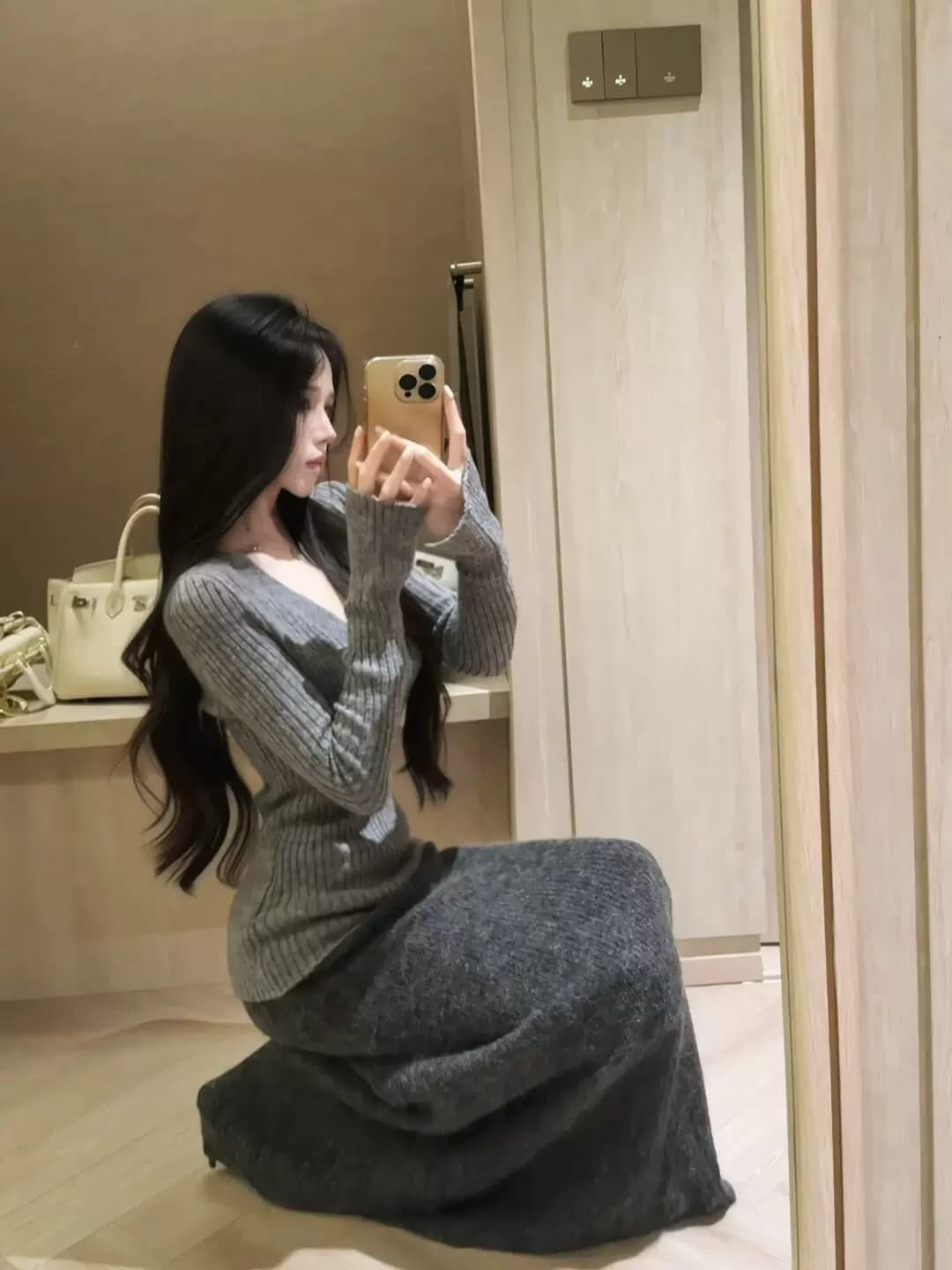 한 부서 회색 깊은 V 넥 니트 스웨터 스웨터 여자 조기 가을 몸매 가꾸기 슬림해 보이는 인사이드 가져 가라. 부드러운 찹쌀 긴팔 만나는 맨위 상세 이미지 2