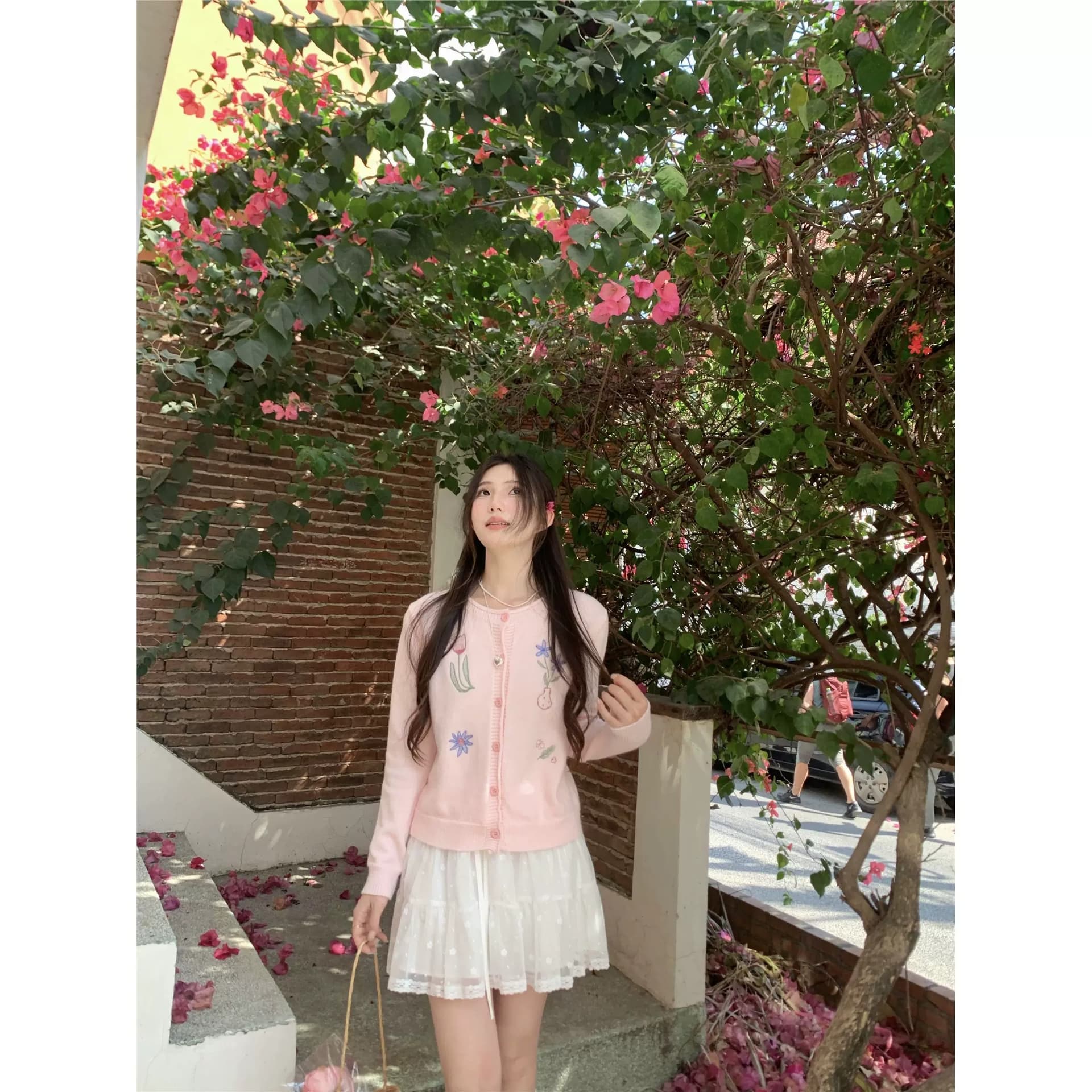 소녀 부서 핑크색 작은 꽃 뒤집다 측면 칼라 니트 오픈 가디건 여성 2026 봄 가을 새로운 한국 스타일 달콤함 연령 감소 스웨터 이미지 4
