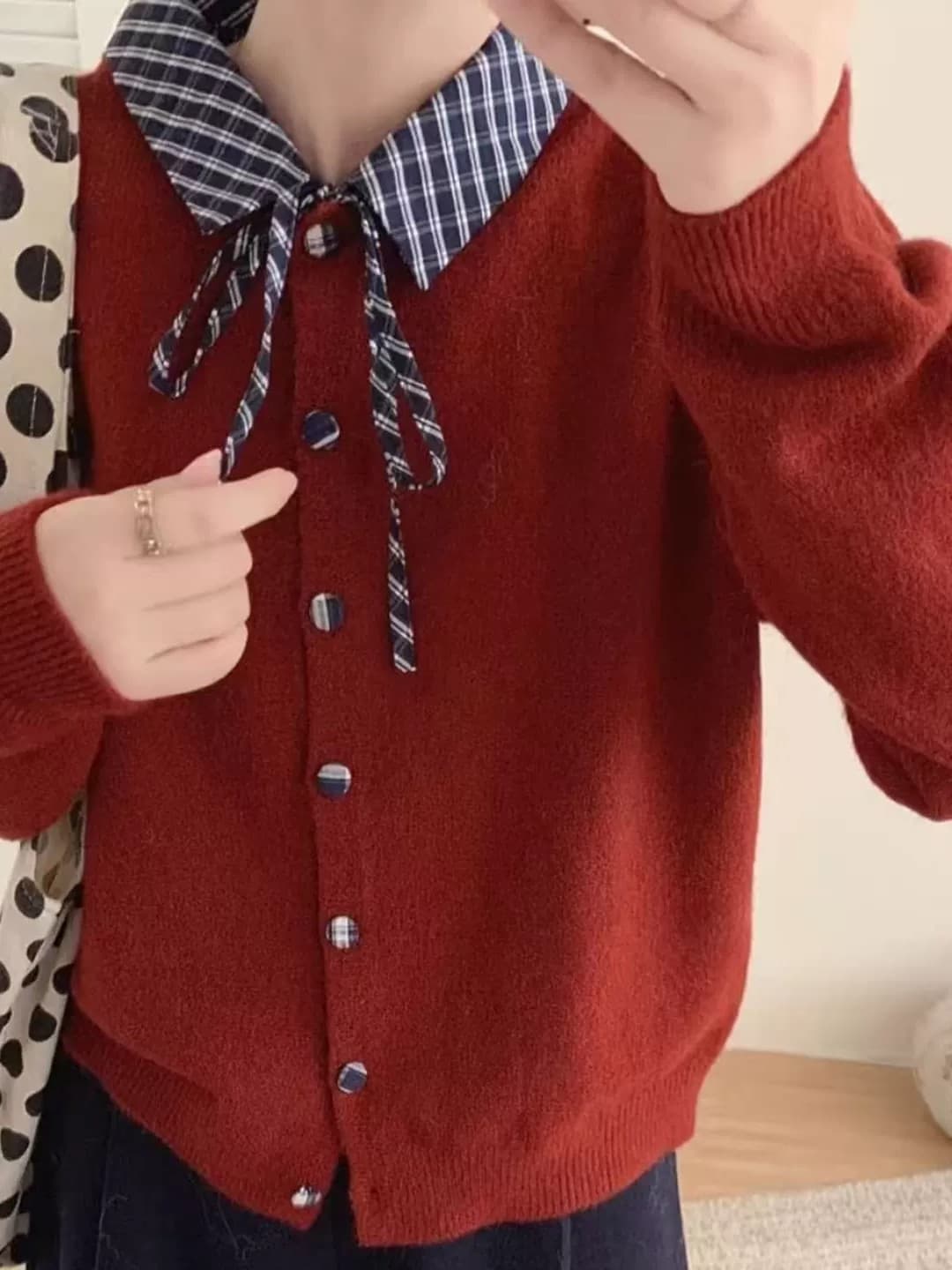 한 부서 고급 센스 체크무늬 패치워크 폴로 칼라 단추 니트 여성 코트 봄 가을 새로운 품격 다용도 슬림해 보이는 오픈 가디건 이미지 3