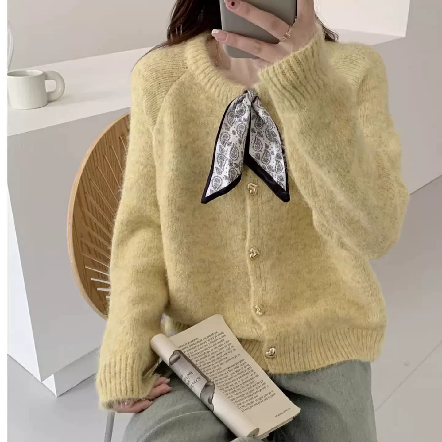 나비 넥타이 니트 오픈 가디건 여성 가을 겨울 새로운 한국 스타일 루즈핏 슬림해 보이는 스웨터 코트 디자인 센스 작은 대중 맨위 다용도 상세 이미지 5
