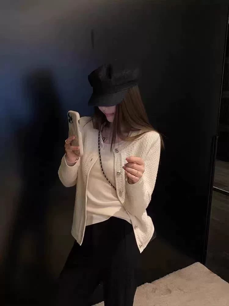 고급 센스 작은 샤넬 스타일 라운드 넥 단추 니트 여성 코트 조기 봄 가을 새로운 패션 품격 다용도 슬림해 보이는 오픈 가디건 상세 이미지 3
