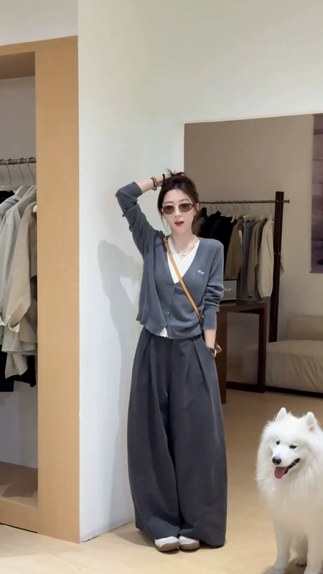 가을 새로운 연령 감소 패션 세트 여성 배색 페이크 레이어드 니트 맨위 캐주얼 와이드 레그 팬츠 다용도 투피스 세트 상세 이미지 3