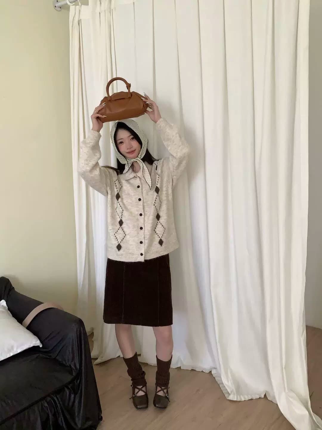 미니멀리즘 회색 조정 다이아몬드 모양 자카드 폴로 칼라 니트 스웨터 품격 와이드 부드러운 찹쌀 레트로 쇼트 스타일 오픈 가디건 맨위 여성 상세 이미지 6