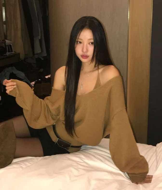 프랑스식 디자인 센스 스웨터 여성 의류 봄 품격 V넥 루즈핏 느긋한 바람 니트 스웨터 맨위 슬립 투피스 세트 상세 이미지 19