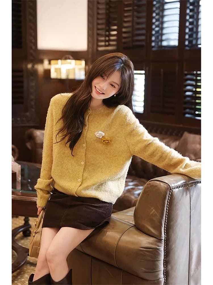 품격 부드러운 라운드 넥 꽃 오픈 가디건 여성 디스플레이 화이트 다용도 쇼트 스타일 가을 겨울 스웨터 싱글 줄 버튼 니트 보온 재킷 상세 이미지 13