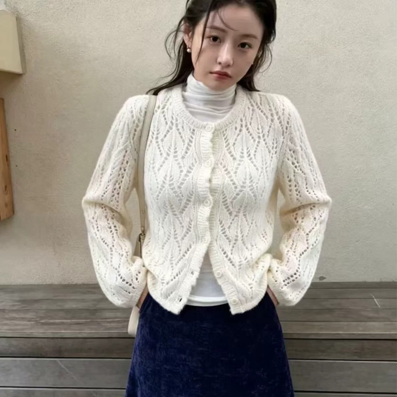 한국 chic 이른 가을 달콤함 연령 감소 단추 라운드 넥 자수 홀로우 아웃 긴팔 쇼트 스타일 니트 스웨터 스웨터 여성 코트