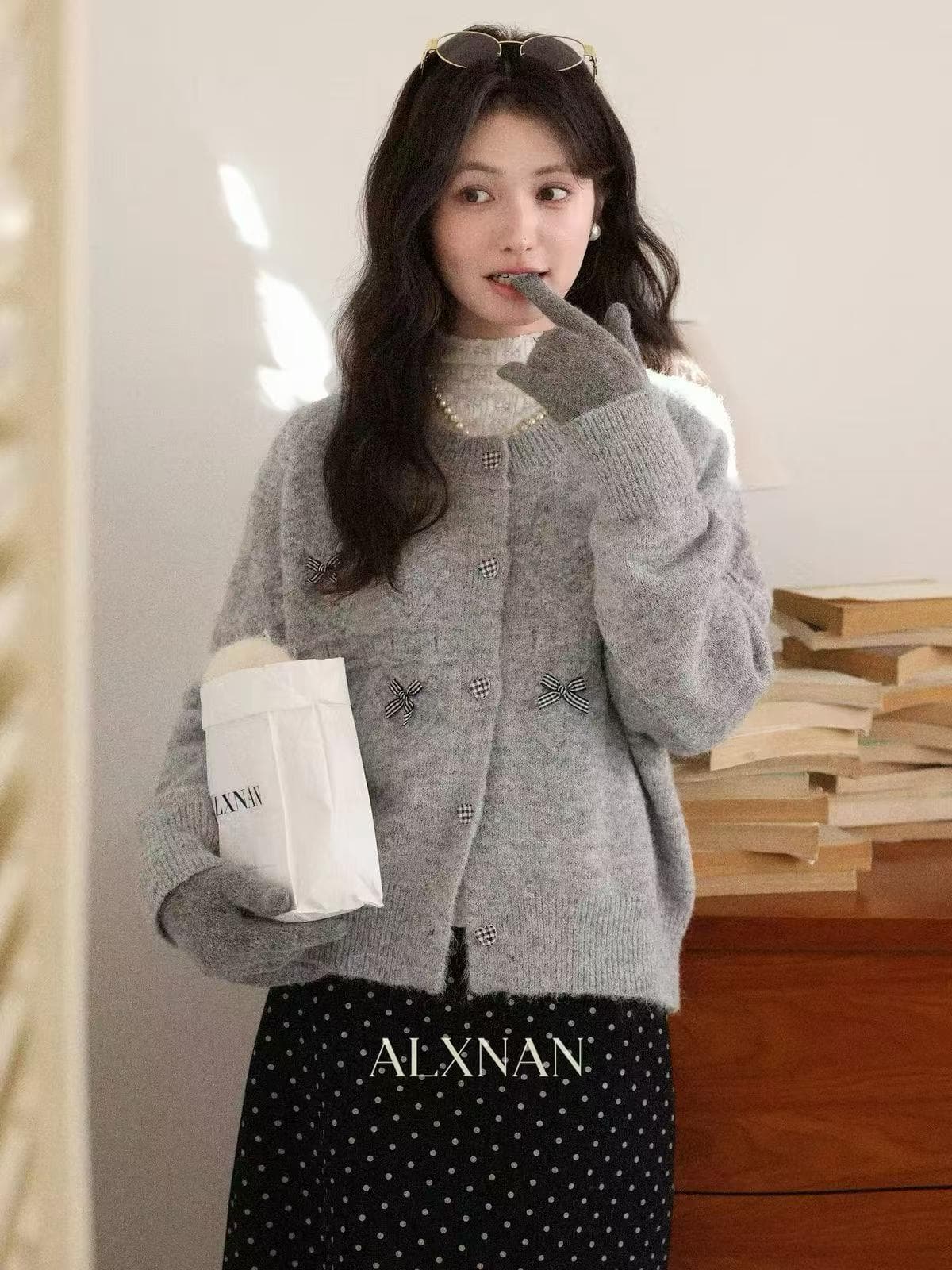 캐주얼 긴팔 라운드 넥 나비 매듭 비즈 박기 니트 스웨터 스웨터 가을 겨울 작은 대중 디자인 센스 재킷 오픈 가디건 맨위 여성 상세 이미지 4