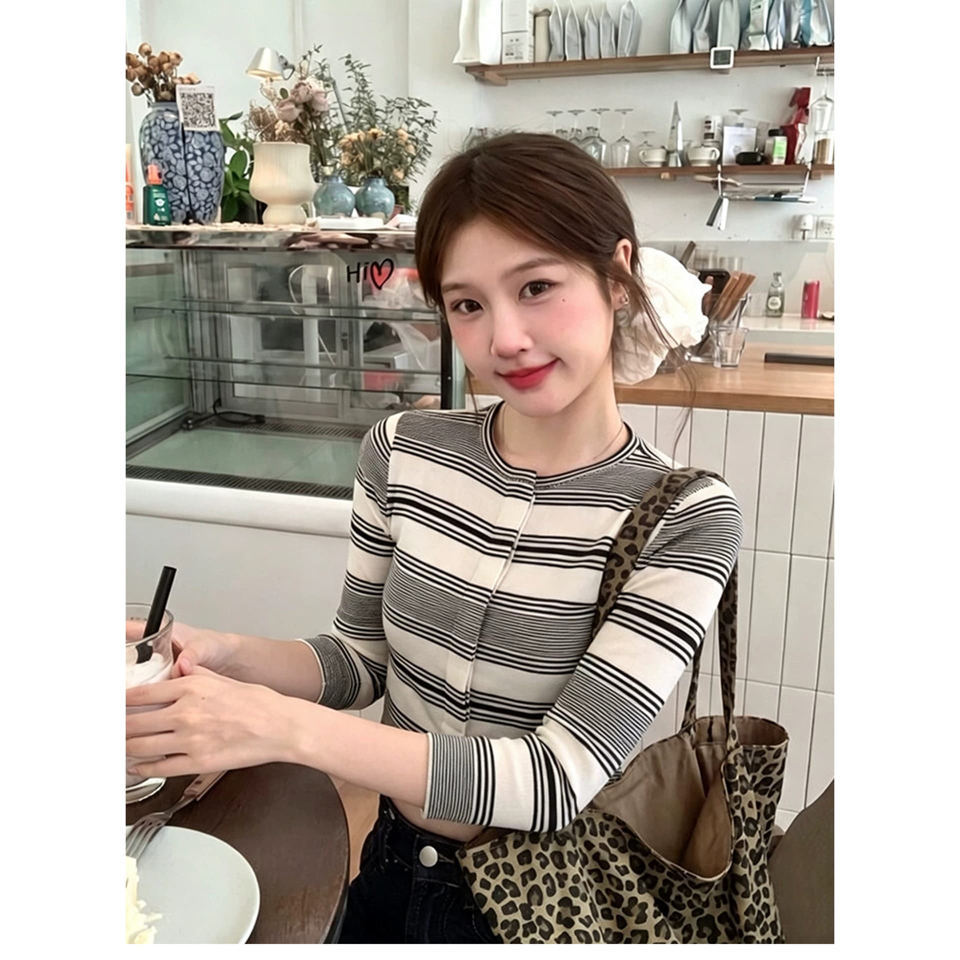 흑백 줄무늬 라운드 넥 긴팔 니트 오픈 가디건 여성 코트 이른 가을 고유 한 아름다운 작은 키 몸매 가꾸기 슬림해 보이는 맨위 이미지 6