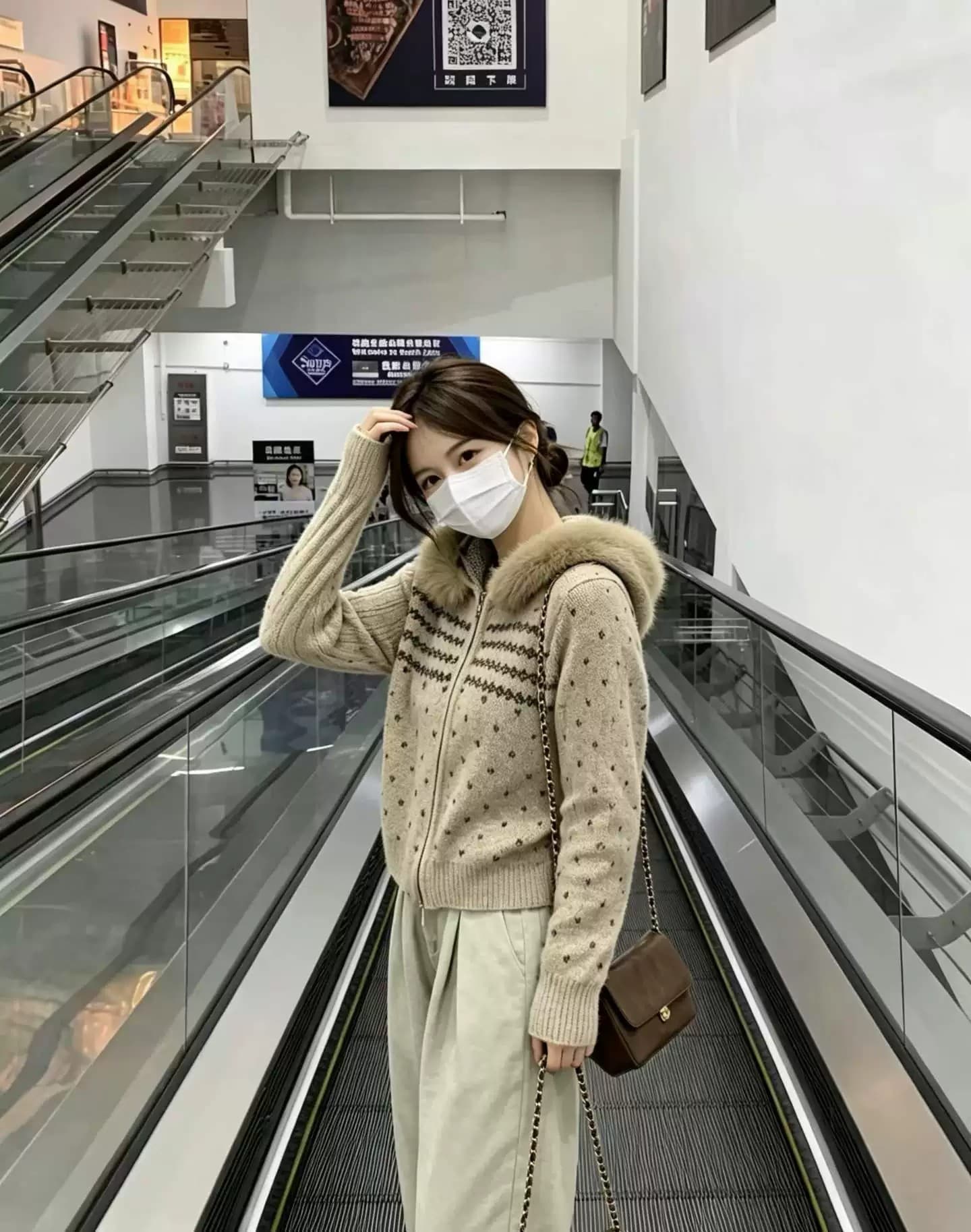 공정한 섬 후드 모피 칼라 지퍼 스웨터 여성 코트 가을 겨울 새로운 레트로 품격 두꺼운 쇼트 스타일 니트 오픈 가디건 상세 이미지 3