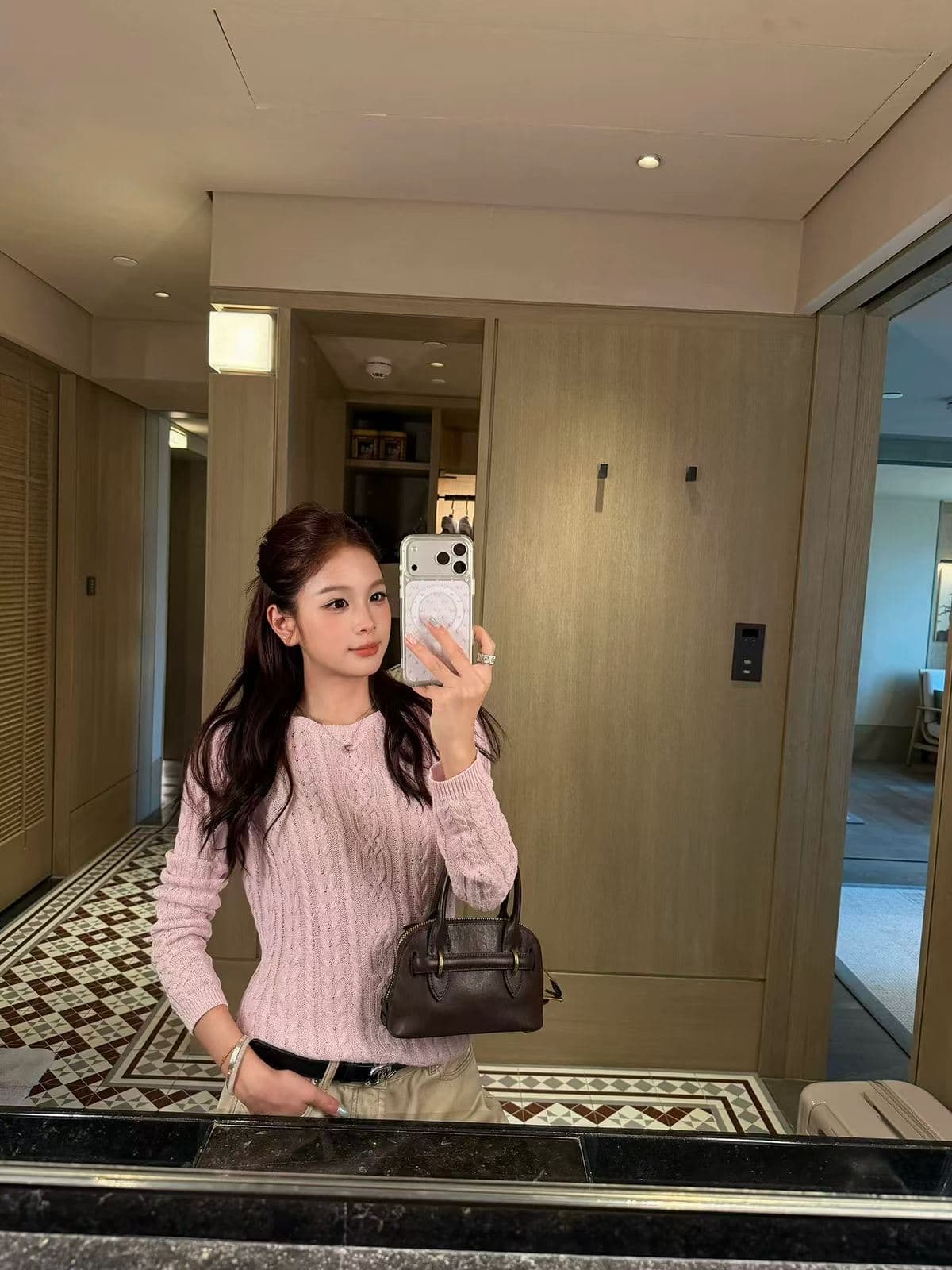 새로운 아마 니트 다용도 레트로 마이크로 루즈핏 작은 넓은 어깨 라운드 넥 트위스트 꽃 풀오버 스웨터 여자 상세 이미지 10
